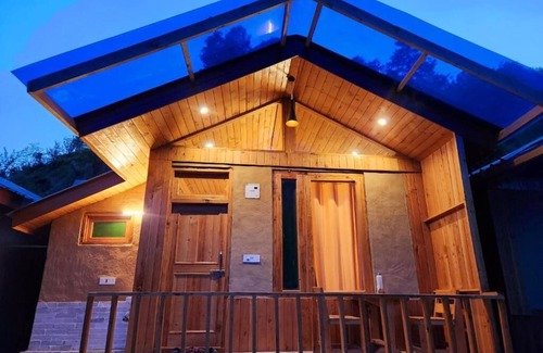 Banjar Cabin | Hipostel Tirthan