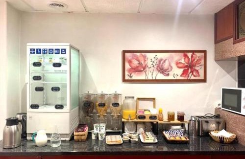 20th Arrondissement Hotel | Hipotel Belgrand Edith Piaf