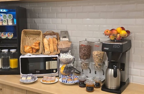 Quartier de la Roquette Hotel | Hipotel Paris Voltaire Bastille