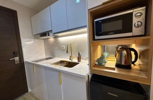San Antonio Apartment | Hiraya Manawari Suite at Air Residences