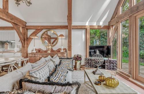 Chipping Campden House | Hiron's Piece - Hot Tub Packages Available