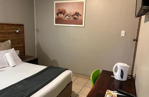 Eikenbosch House | Hirondelle @ 45 Old Paarl