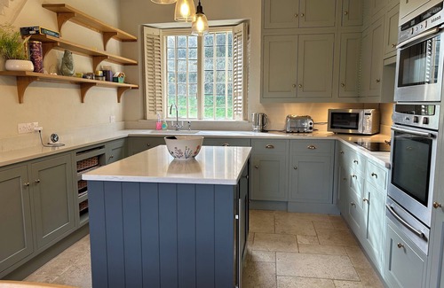 Chichester Cottage | Historic 17th Century Cottage