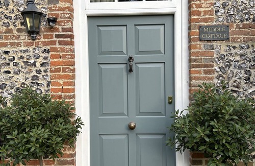Chichester Cottage | Historic 17th Century Cottage