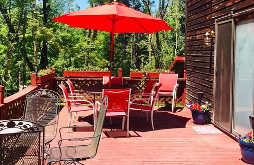 Eldred House | Historic 1895 Renovated Barn! 'Cottage at Belle Knowle'