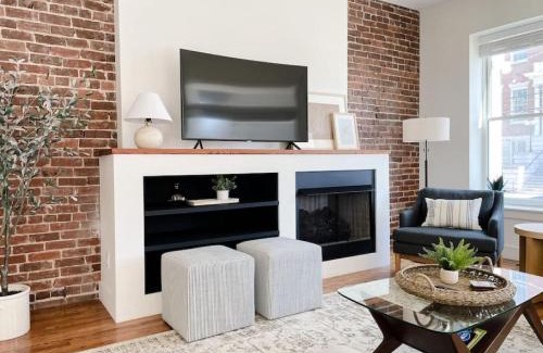 Downtown Knoxville House | Historic 1900s Townhome with a Modern Flair
