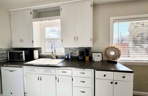 Pocatello Apartment | Historic 2 bedroom home in Old Town-main floor