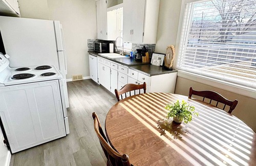 Pocatello Apartment | Historic 2 bedroom home in Old Town-main floor