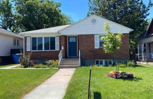 Pocatello Apartment | Historic 2 bedroom home in Old Town-main floor