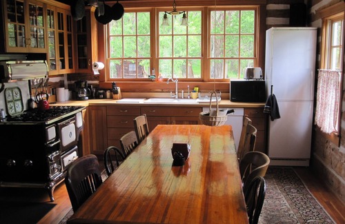 Gardiner Cabin | Historic 2 Story Hand-Hewn Log Cabin Next to Yellowstone Park