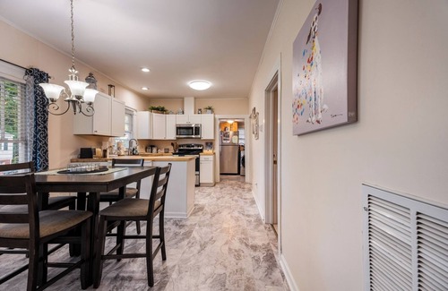 Cary House | Historic 2BR Walk to Dining Porch and Yard