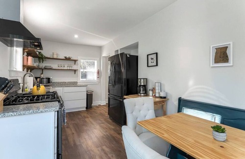 Bayview House | Historic 3BR Fenced Yard Long Stays OK