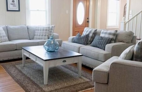Hamptonville Other | Historic 5 Bedroom Farmhouse in Wine Country