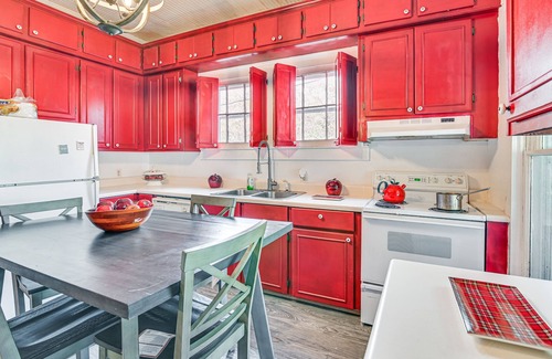 Aberdeen House | Historic Aberdeen Vacation Home w/Yard!