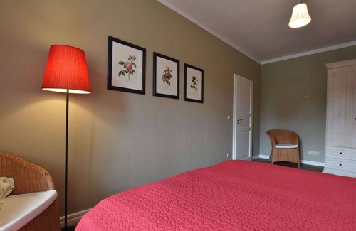 Satow Apartment | Historic Apartment in Gerdshagen with Garden