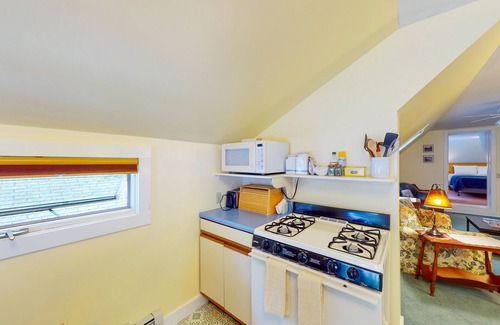 Bass Harbor Apartment | Historic apartment close to outdoor recreation with a deck, gazebo, & work desk