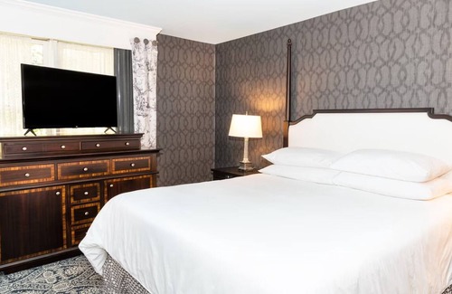 Historic District Hotel | Historic Architecture In and Out, Memorable Stay