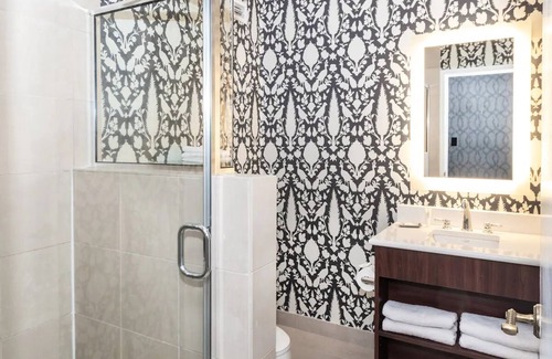 Historic District Hotel | Historic Architecture In and Out, Memorable Stay