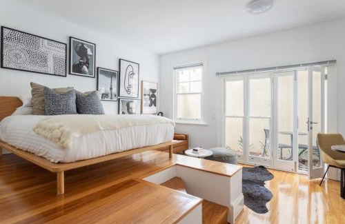 Lewisham Apartment | Historic Art-filled Studio Close to Transport