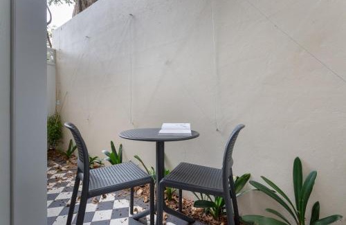 Lewisham Apartment | Historic Art-filled Studio Close to Transport