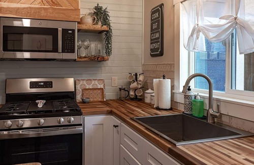 Prescott Cottage | Historic Aubrey House Duplex 2 Blocks to Downtown