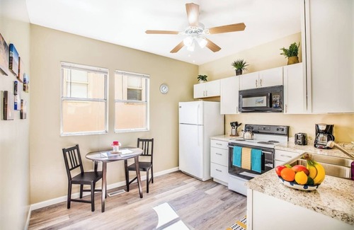 Lower Avenues Apartment | Historic Avenues Apt Downtown-25% Off Ski Rentals