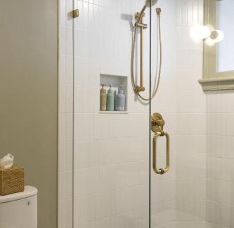 Harleston Village Bed & Breakfast | Historic B&B Veranda King Suite Walk to King
