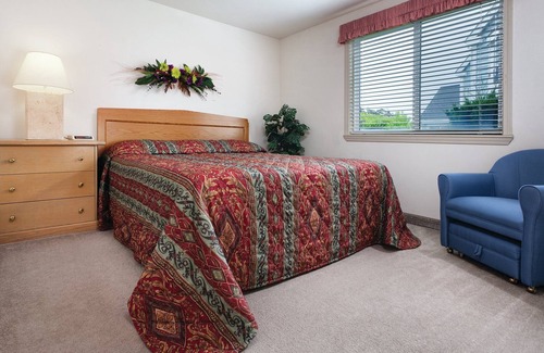 Agate Beach Resort | Historic Bay, restaurants, galleries and shops!