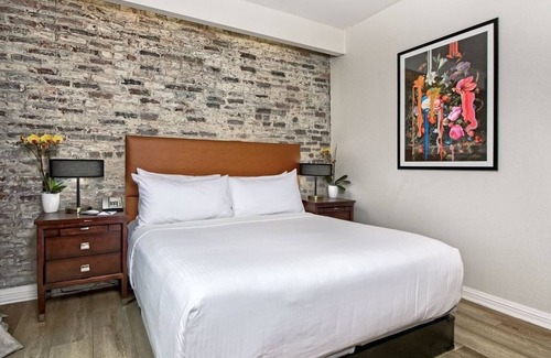 South Beach Hotel | Historic Bayfront Stay by Alcatraz Ferry, Ghirardelli & Painted Ladies