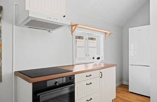 Bergen City Centre Apartment | Historic Bergen Home | Free Parking!