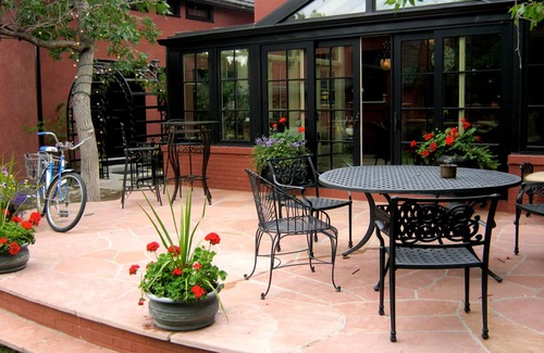 Cody Hotel | Historic Boutique Stay in Downtown Cody – Near Yellowstone & Cody Steakhouse