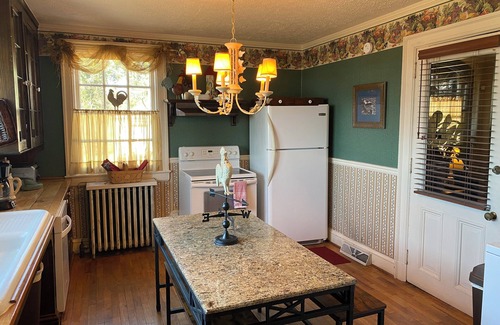 Cartersville House | Historic Brookehill Downtown Cartersville 4 bedrooms near Lakepoint
