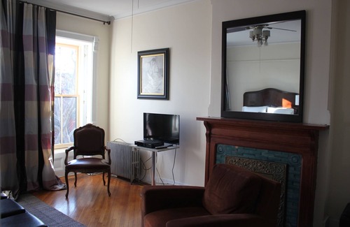 Bedford-Stuyvesant House | Historic brownstone living - understated elegance