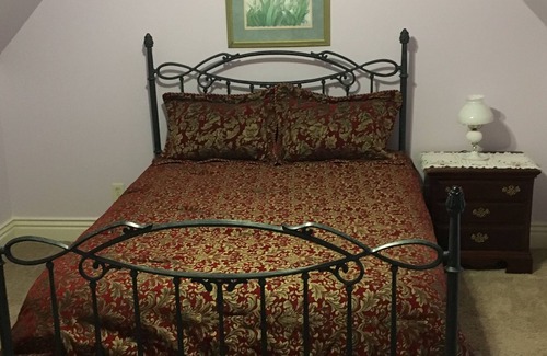 Shelbyville Apartment | Historic Campbell house apartment in downtown