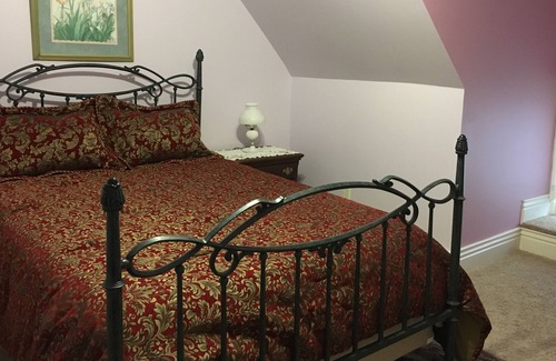 Shelbyville Apartment | Historic Campbell house apartment in downtown