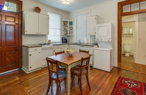 Charleston Historic District House | Historic Carriage House located South Of Broad. Charming and Private.