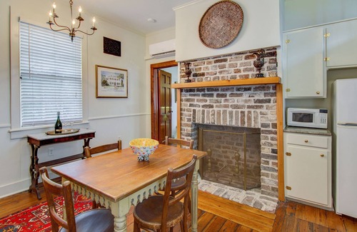 Charleston Historic District House | Historic Carriage House located South Of Broad. Charming and Private.