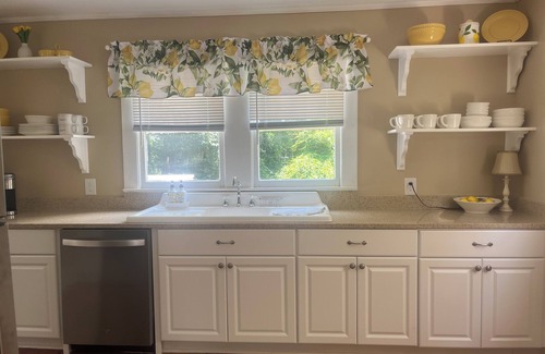 Davidson Cottage | Historic Carriage House Minutes from Downtown Davidson