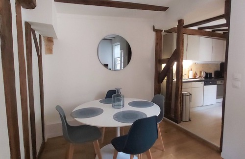 Old Town Apartment | Historic center Tours, comfort, charm 2/4 p