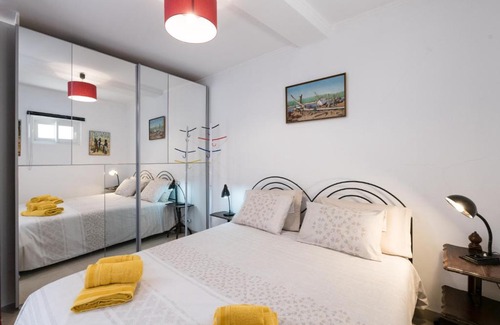 Ferragudo House | Historic Centre Home Air-Con