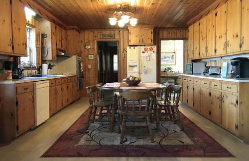 Johns Island House | Historic Charleston Waterfront Hut Homestead Close to Downtown & Kiawah/Folly