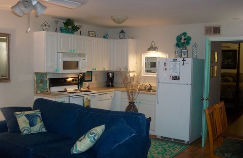 Old Village Condo | Historic Charleston Charm-1 mi beach/6 m downtown/Comfort & Safety