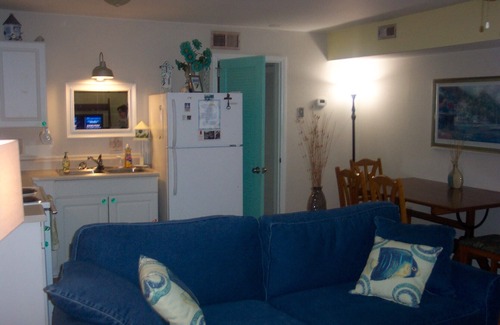 Old Village Condo | Historic Charleston Charm-1 mi beach/6 m downtown/Comfort & Safety