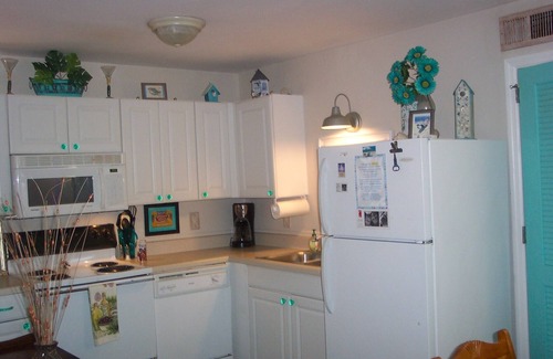 Old Village Condo | Historic Charleston Charm-1 mi beach/6 m downtown/Comfort & Safety