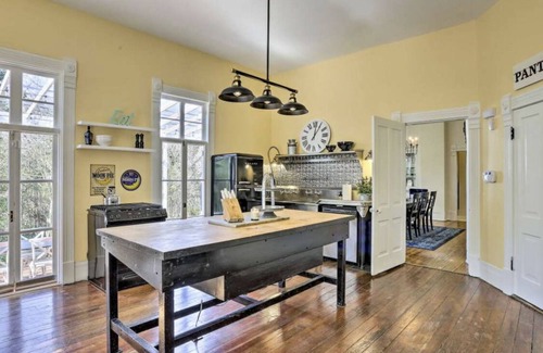 St. Elmo Improvement League House | Historic charm in St. Elmo 3BR/3BA situated on over an acre at base of Lookout