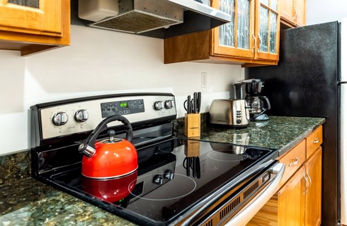Beach Institute Apartment | Historic Charming Cottage with King Bed for Two by Lucky Savannah