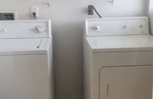 Old Northside Apartment | Historic charming entr plc Apt in Dwtwn mins to restaurant, hospitals, stadium