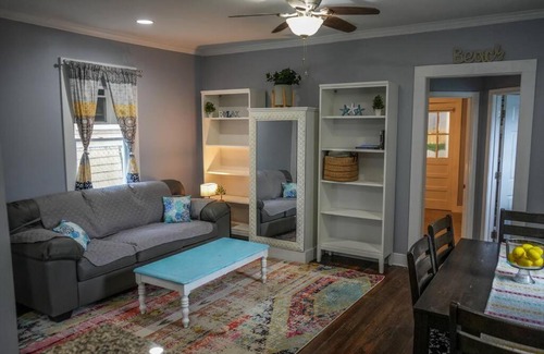 Norfolk House | Historic Coastal Haven- Pet Friendly Fast Wi-Fi