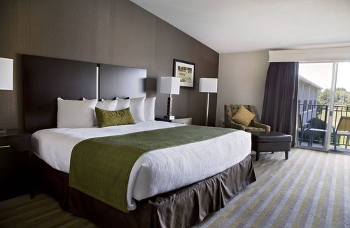 Concord Hotel | Historic Concord Suites