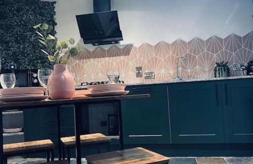 Central Aberdeen House | Historic Cottage in the Heart of Old Aberdeen.